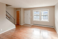 4633 Tyler St in Columbia Heights, MN - Foto de edificio - Interior Photo