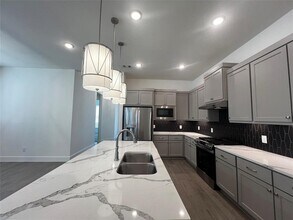 10935 Cres Spg Dr in Missouri City, TX - Building Photo - Building Photo
