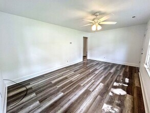 111 Early St in Fredericksburg, VA - Building Photo - Building Photo