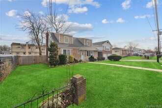 145 Washington Ave in Deer Park, NY - Building Photo - Building Photo