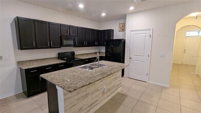 33015 Kaloko Rd in Wesley Chapel, FL - Building Photo - Building Photo