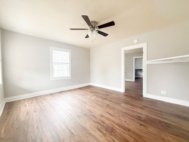 126 N Main St in Sparta, TN - Building Photo - Building Photo