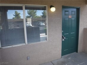 6553 McRae Ave in Las Vegas, NV - Building Photo - Building Photo