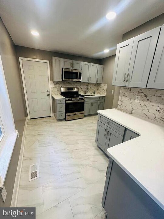 2240 N 18th St in Philadelphia, PA - Building Photo