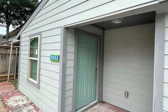 3831 Cosby St in Houston, TX - Foto de edificio - Building Photo