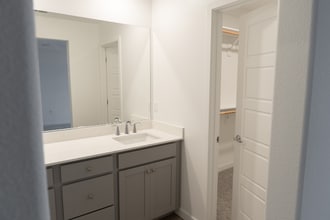 5937 Littlestone St in Sacramento, CA - Foto de edificio - Building Photo