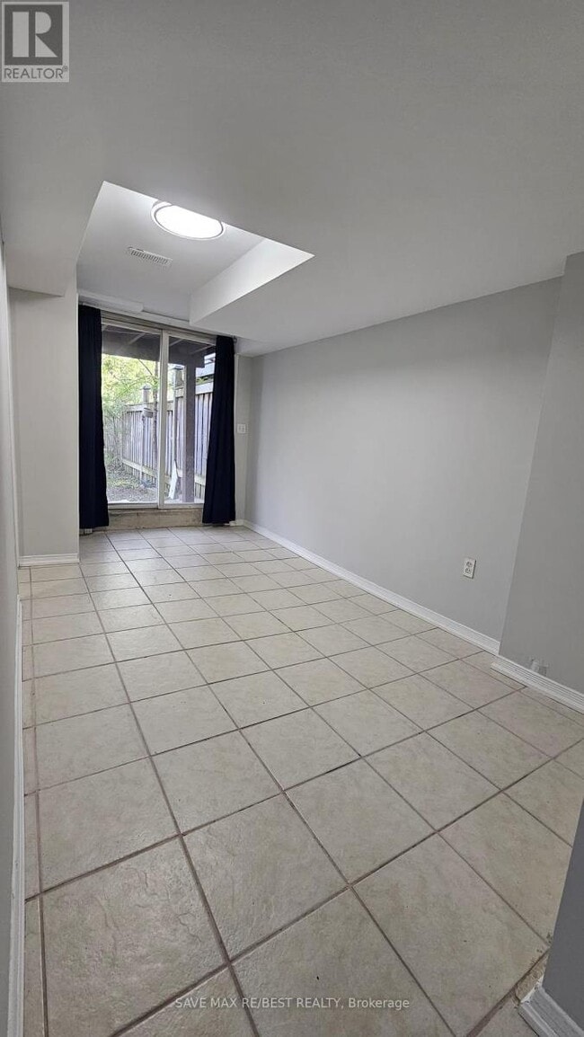 1204 Prestonwood Crescent in Mississauga, ON - Building Photo - Building Photo
