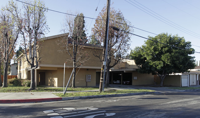 1501 S Gilbert St in Fullerton, CA - Building Photo - Building Photo