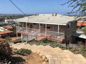 3906 Witherby St in San Diego, CA - Building Photo