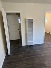 932 W 71st St in Los Angeles, CA - Building Photo - Building Photo