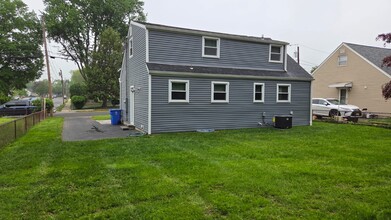 604 Holly Ln in Mount Holly, NJ - Building Photo - Building Photo