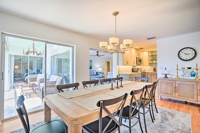 215 Bobolink Way in Naples, FL - Building Photo - Building Photo