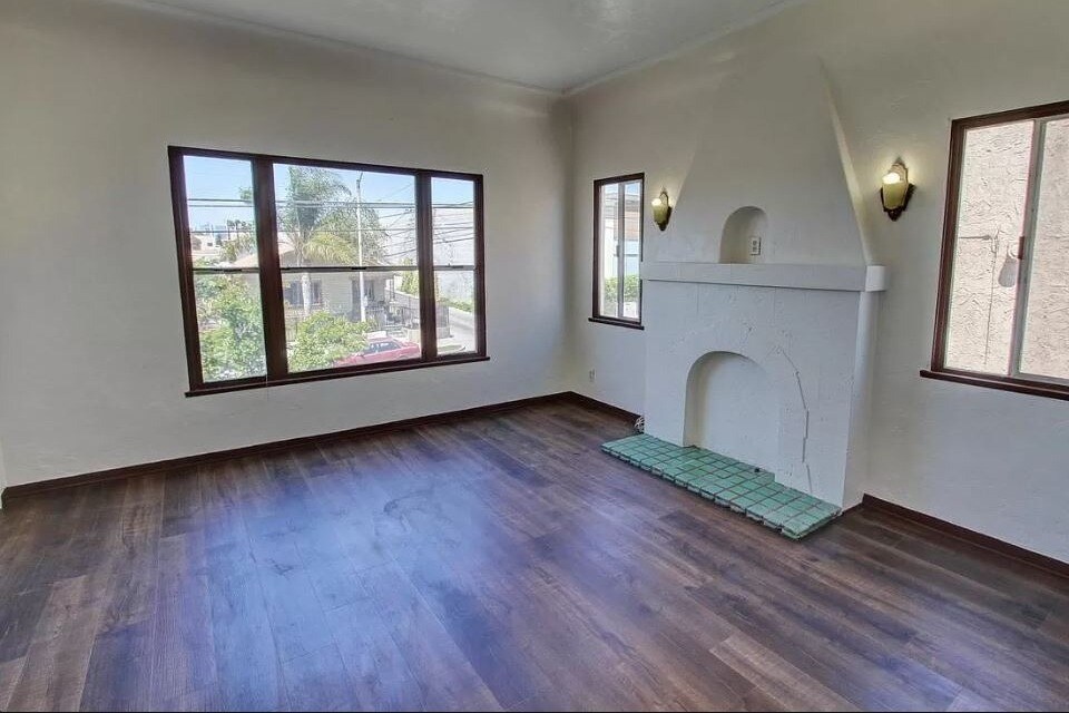 920 Spence St in Los Angeles, CA - Building Photo
