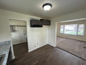 6148 N 39th St in Milwaukee, WI - Building Photo - Building Photo