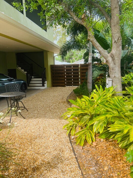 2739 Temple St, Unit 2739 Temple St in Sarasota, FL - Foto de edificio