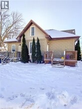 25 Drummond St in Brantford, ON - Building Photo - Building Photo