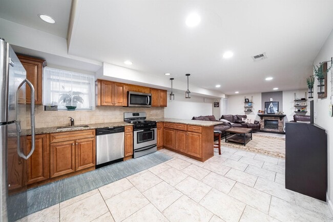 property at 78 1/2 Madison St