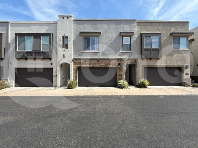 7330 E Vista Bonita Dr