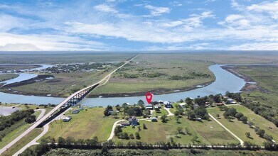215 Veselka Rd in Freeport, TX - Building Photo - Building Photo