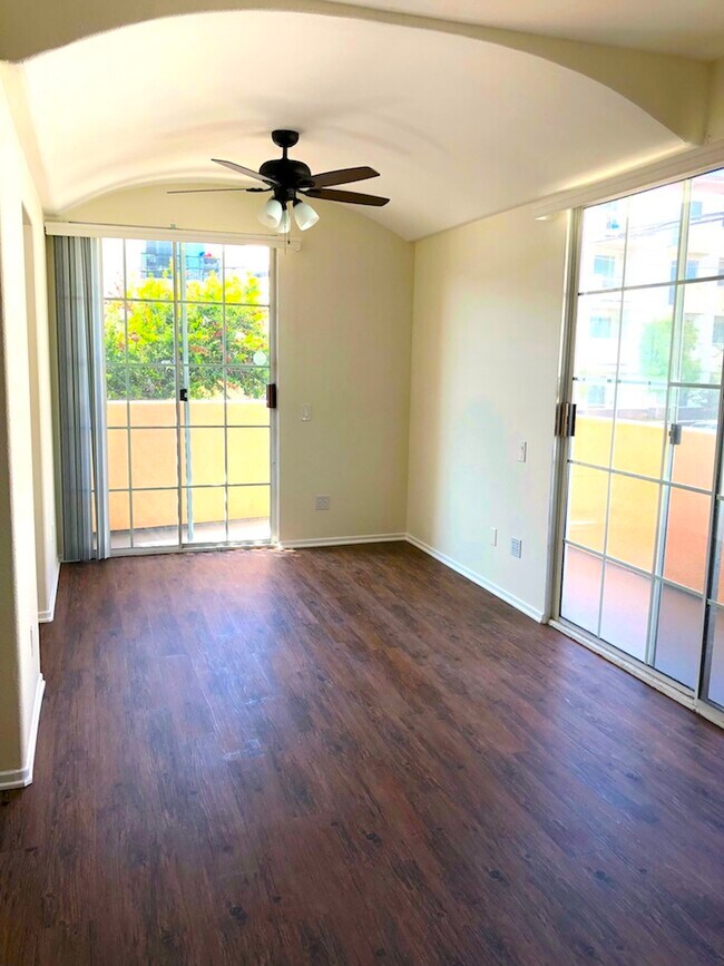 1402 Wellesley Ave in Los Angeles, CA - Building Photo - Building Photo