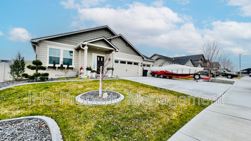 6013 Rockrose Ln in Pasco, WA - Building Photo