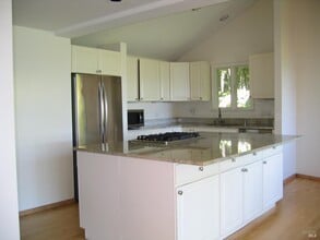 230 Diviso St in Tiburon, CA - Building Photo - Building Photo