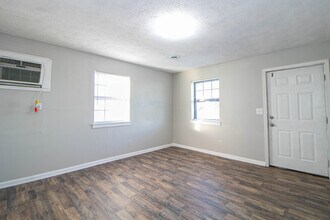 12-412 Thompsonville Ln in Oak Grove, KY - Building Photo - Building Photo