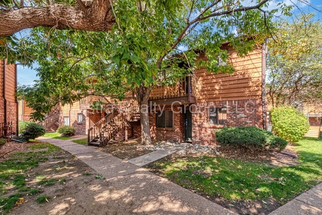 2265 S Buckley Rd in Aurora, CO - Foto de edificio - Building Photo