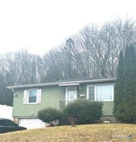 96 Joseph St in Waterbury, CT - Building Photo