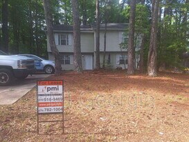 6562 Carriage Ln in Union City, GA - Building Photo