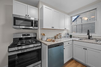 135 E Loretta Ave in St. Louis, MO - Foto de edificio - Building Photo