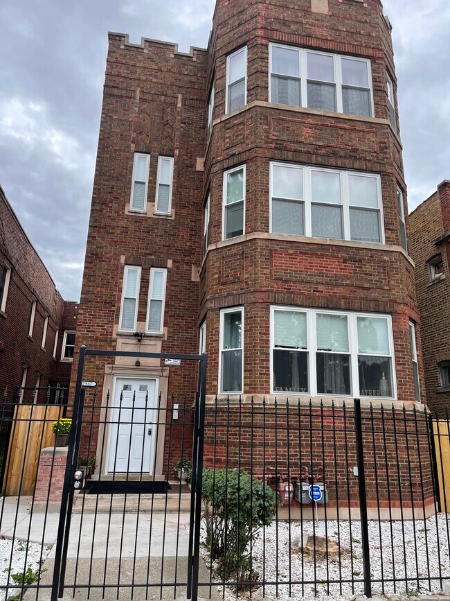 property at 7937 S Aberdeen St
