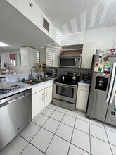 2300 N Commerce Pkwy in Weston, FL - Building Photo - Building Photo