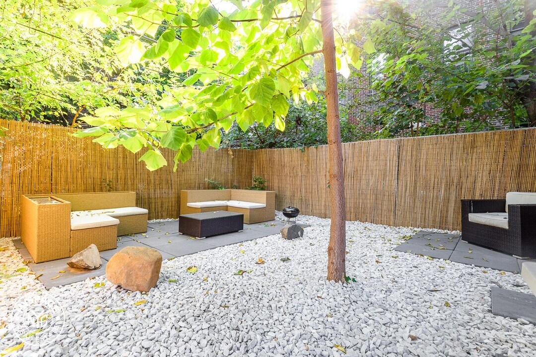 198 Clifton Pl in Brooklyn, NY - Building Photo