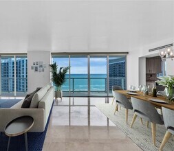 5900 Collins Ave, Unit 1906 in Miami Beach, FL - Building Photo - Building Photo