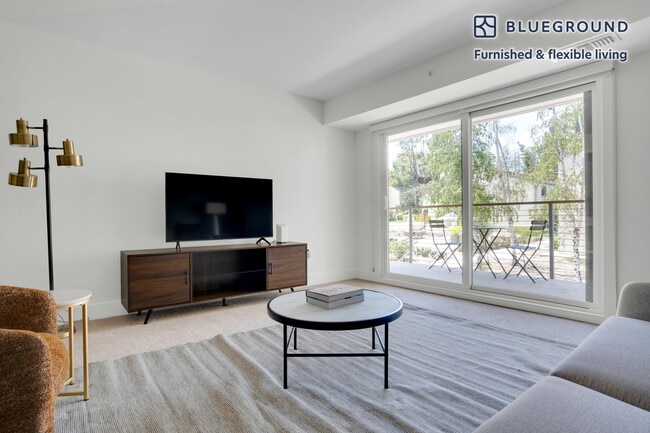 350 Sharon Park Dr in Menlo Park, CA - Building Photo - Building Photo