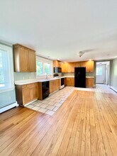 122 Old Amherst Rd in Sunderland, MA - Building Photo - Building Photo