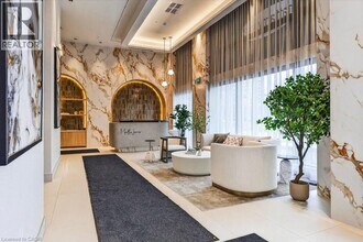 2088 James St in Burlington, ON - Building Photo - Building Photo