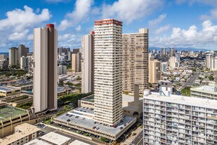 Regency Tower in Honolulu, HI - Building Photo