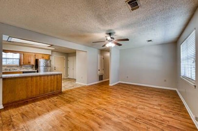 114 S Mitchell St in Conway, AR - Building Photo - Building Photo