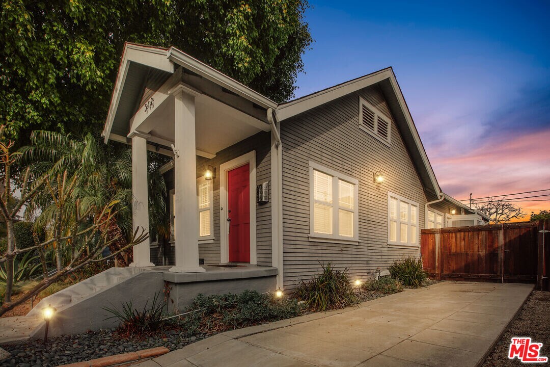 512 N Windsor Blvd in Los Angeles, CA - Building Photo