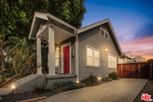 property at 512 N Windsor Blvd