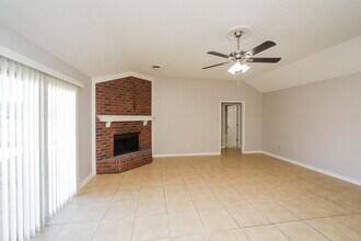 7920 Wentworth Dr in Memphis, TN - Building Photo - Building Photo