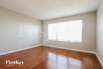 2325 N Salem Ln in Round Lake Beach, IL - Building Photo - Building Photo