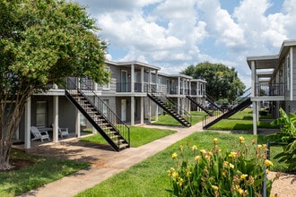 The Ivy in College Station, TX - Foto de edificio - Building Photo