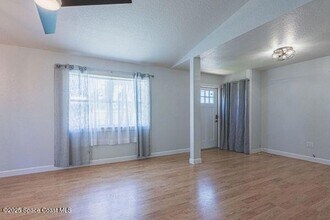 693 Law St in Melbourne, FL - Foto de edificio - Building Photo