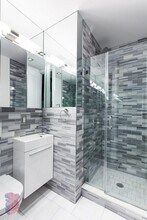 209 E 25th St in New York, NY - Building Photo - Building Photo