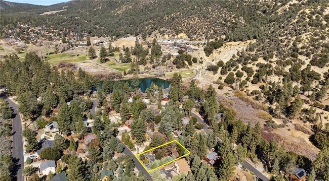 15921 Wildwood Dr in Pine Mountain Club, CA - Building Photo - Building Photo