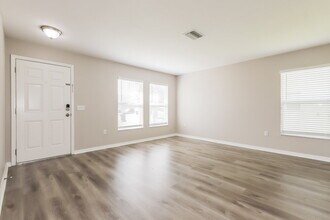 2296 Blackwood Dr in Mulberry, FL - Building Photo - Building Photo