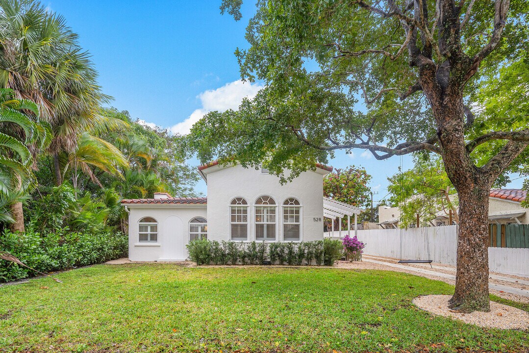 528 34th St in West Palm Beach, FL - Building Photo
